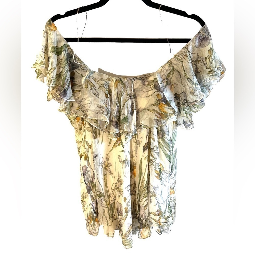 Alexander McQueen Floral Frill Cold Shoulder
Women's Ivory Top Size 42 (L) - Picture 6 of 12